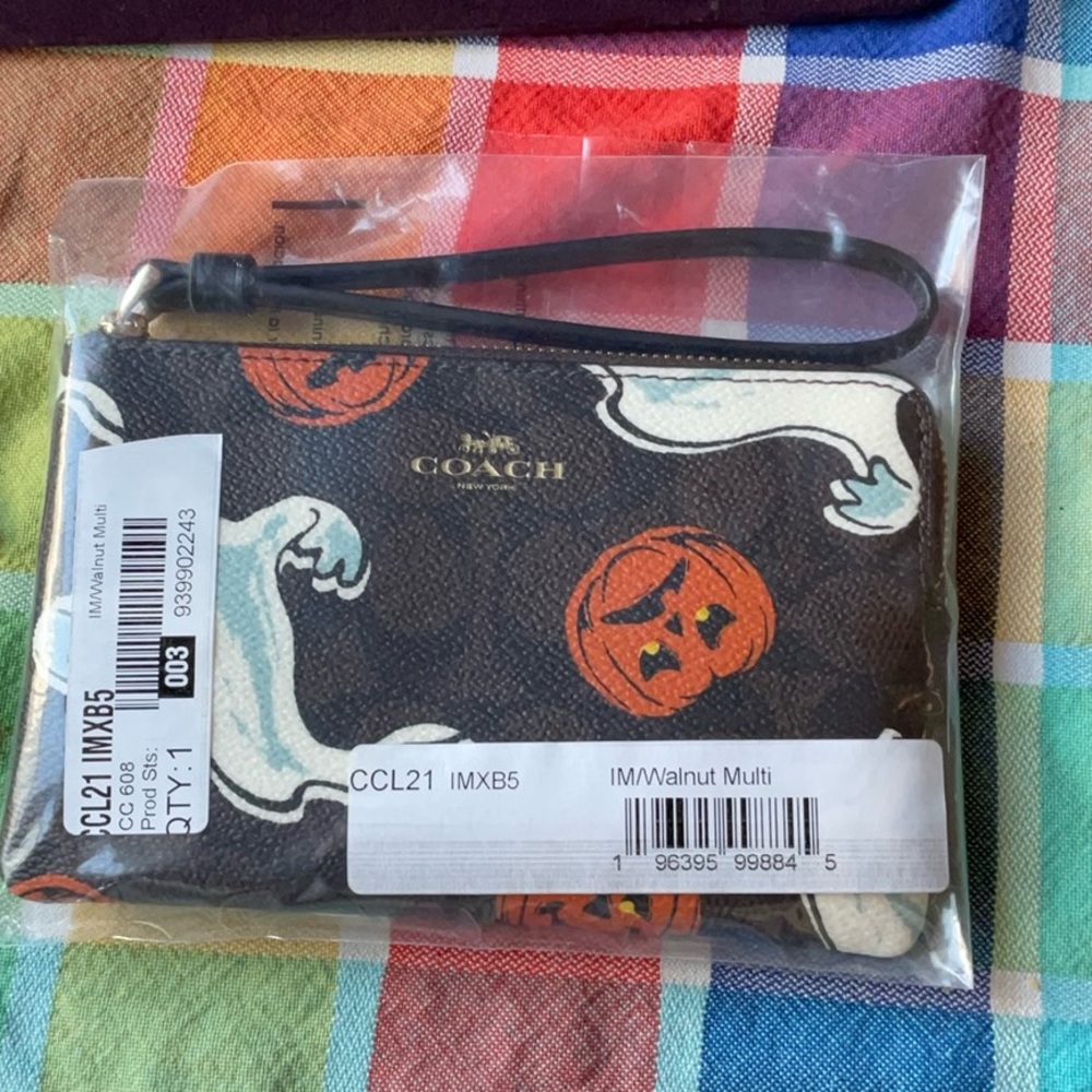 π»ππ» COACH CORNER ZIP WRISTLET IN SIGNATURE CANVAS WITH HALLOWEEN PRINT π»ππ» NWT π» - Picture 11 of 16